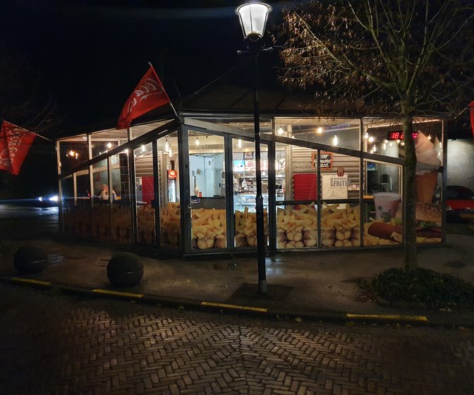 Snackbar De Loper in Muiden Eet.nu